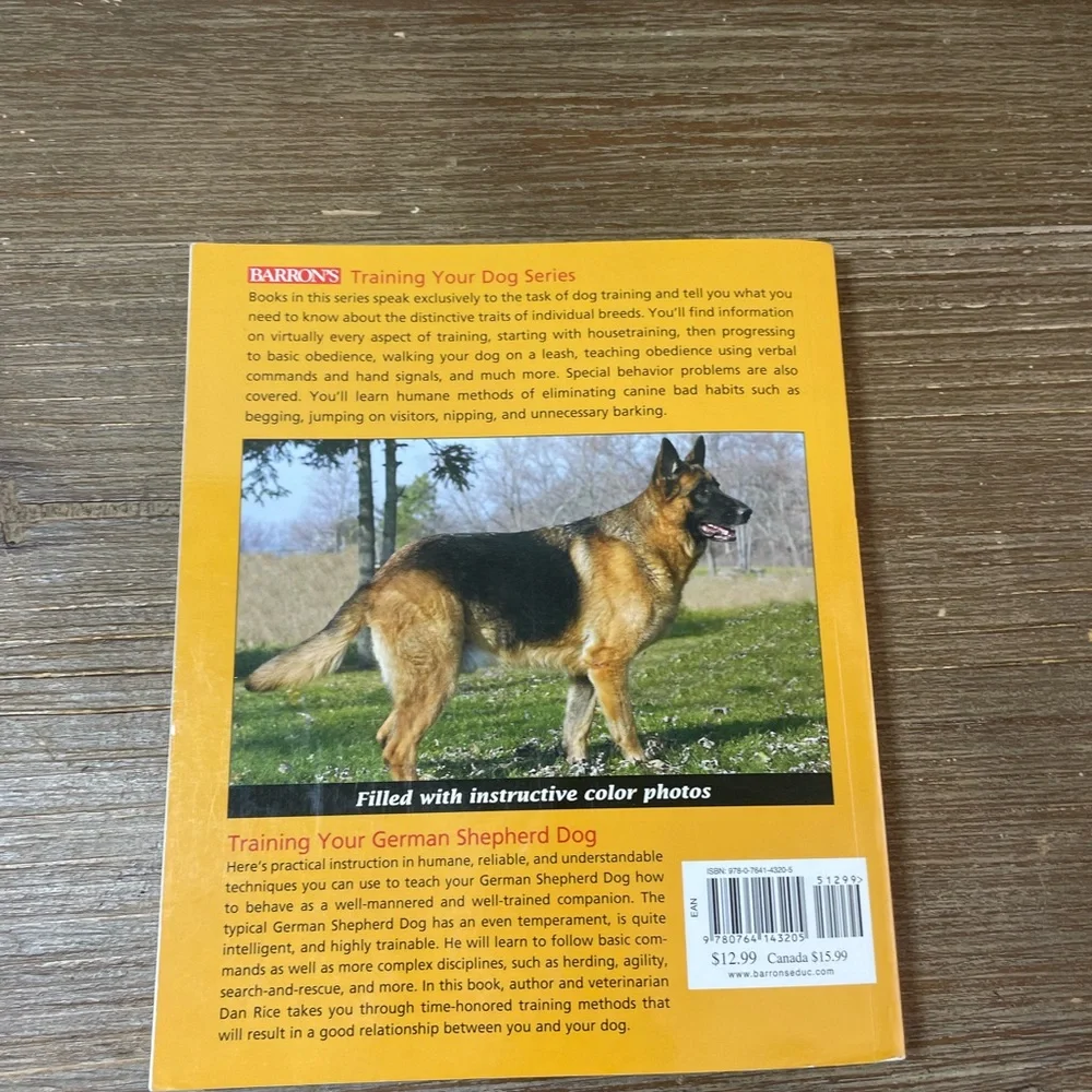 Training Your German Shepherd Dog (Training Your Dog) - Paperback